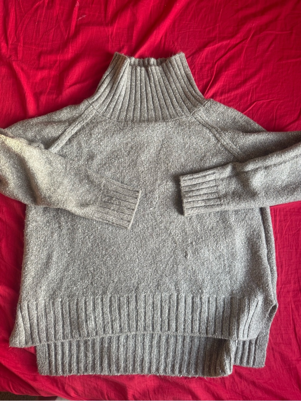 H&M Light Gray Ribbed Turtleneck Sweater - Women's
